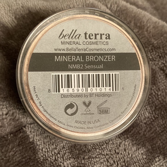 Mineral Bronzer - Picture 2 of 3